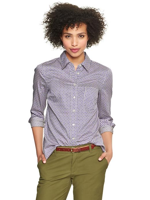 View large product image 1 of 1. Fitted boyfriend print shirt