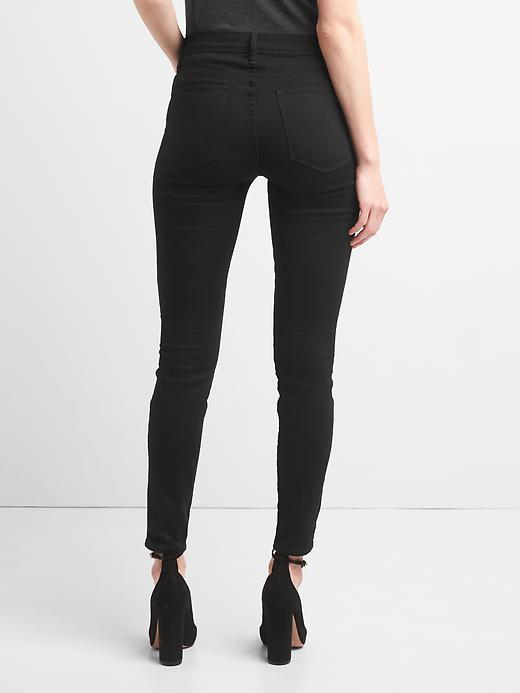 Image number 2 showing, Mid Rise True Skinny Jeans in Everblack