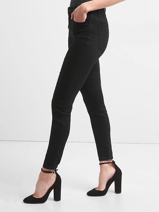 Image number 5 showing, Mid Rise True Skinny Jeans in Everblack
