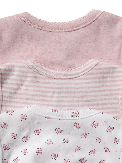 L'image numéro 2 présente Cache-couche à fleurs à manches longues (paquet de trois) pour bébé