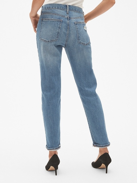 Image number 2 showing, Mid Rise Girlfriend Jeans With Washwell&#153