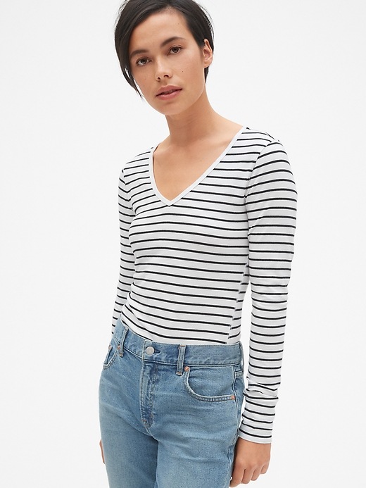 Image number 1 showing, Featherweight Long Sleeve Stripe V-Neck T-Shirt