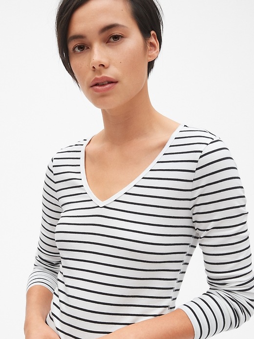 Image number 5 showing, Featherweight Long Sleeve Stripe V-Neck T-Shirt