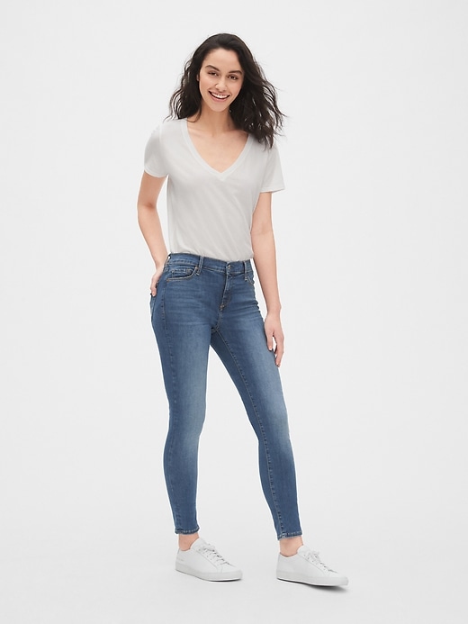 Image number 3 showing, Mid Rise True Skinny Jeans in Sculpt With Washwell&#153