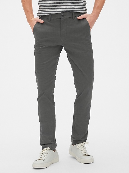 modern khakis in slim fit with gapflex