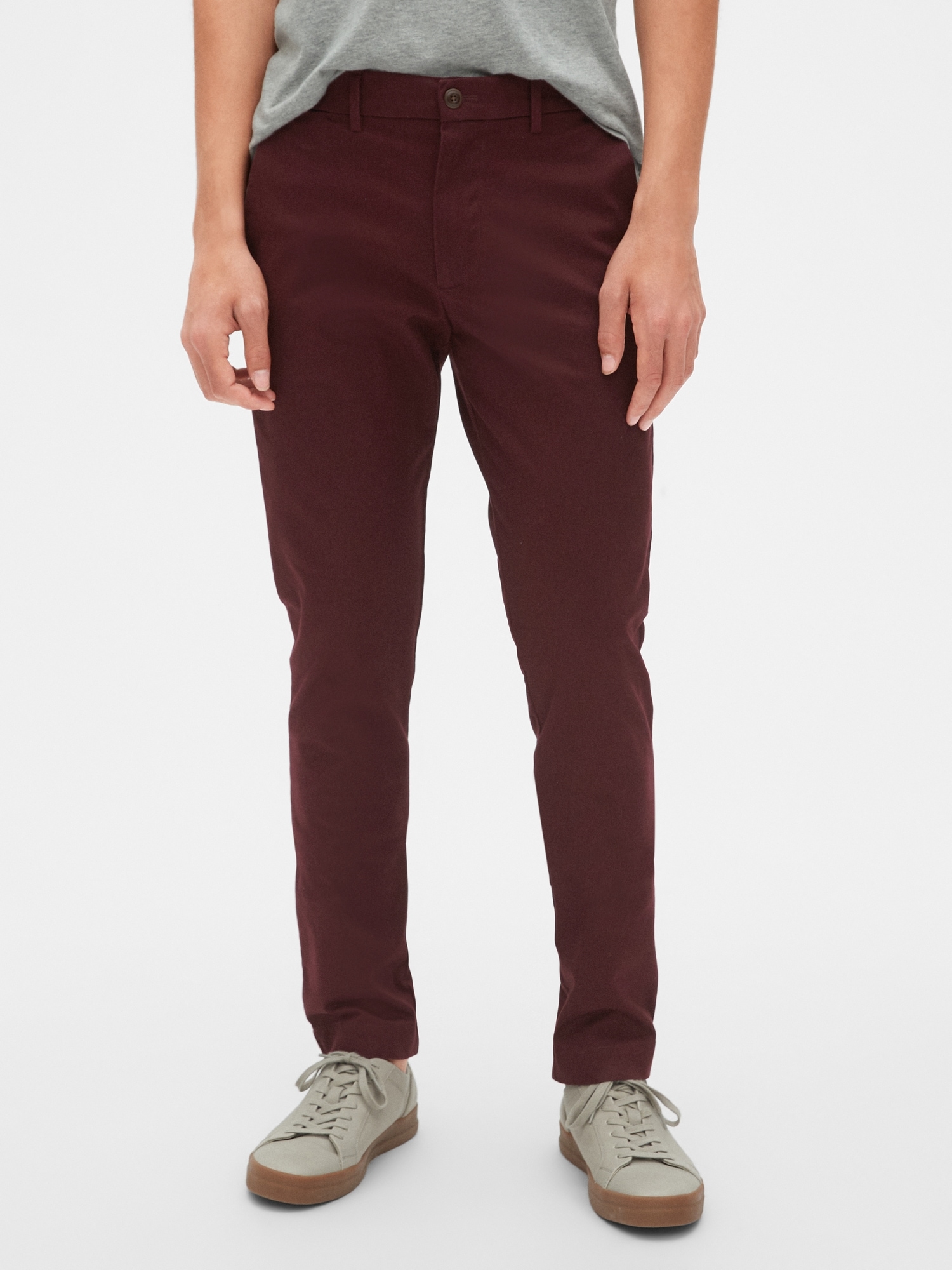 modern khakis in slim fit with gapflex