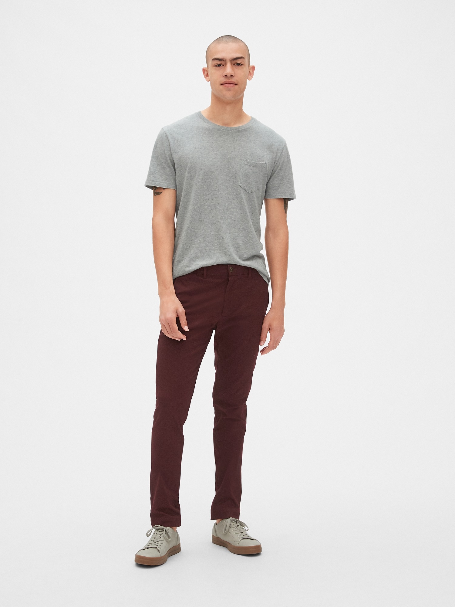 modern khakis in slim fit with gapflex