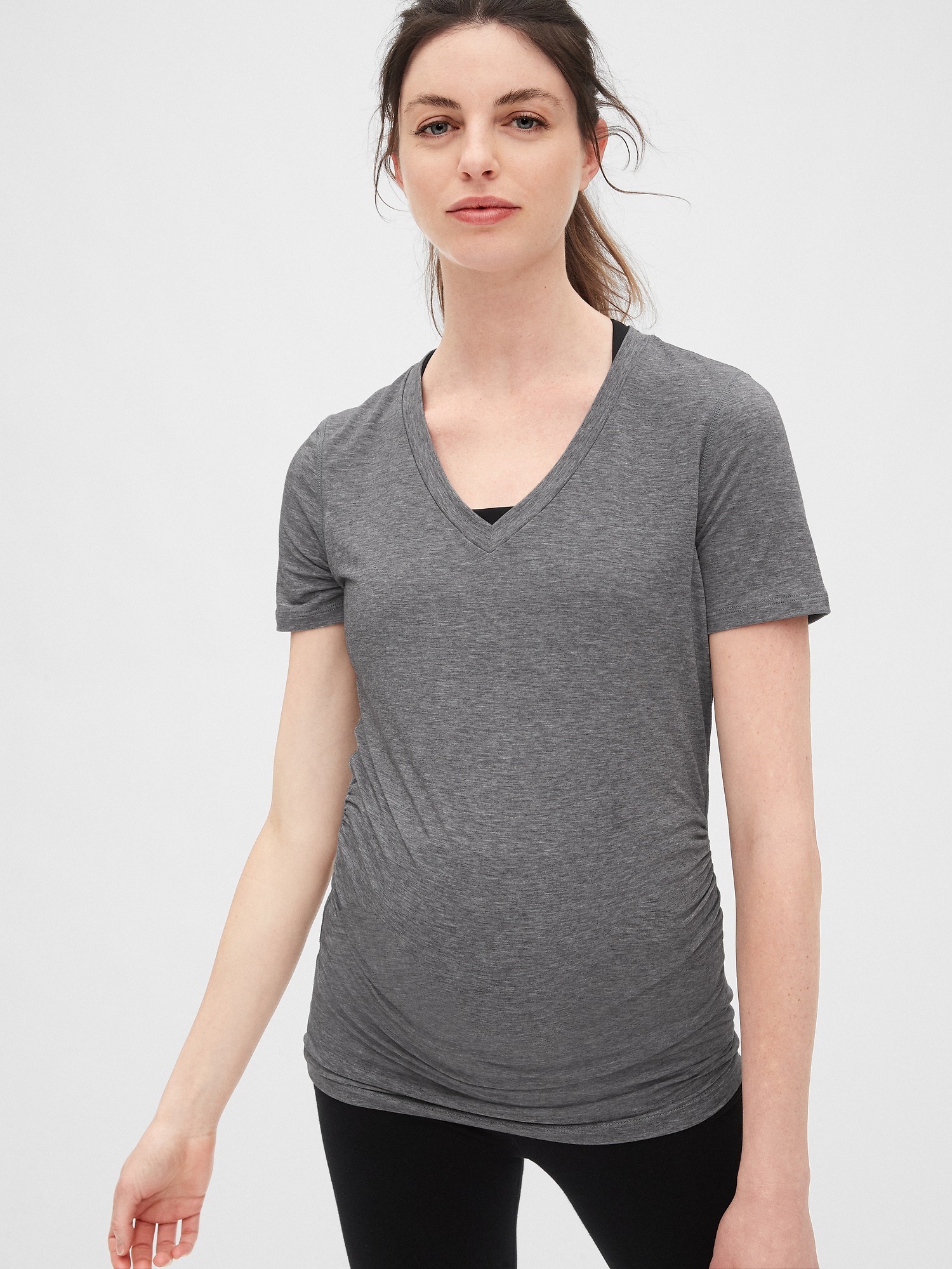 Gap Maternity GapFit Breathe V-Neck T-Shirt gray - 213550013