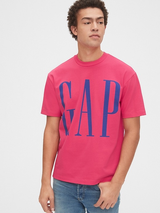 Voir une image plus grande du produit 1 de 1. T-shirt confort à logo Gap