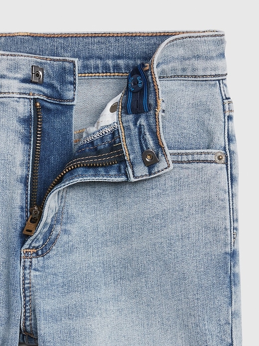 Image number 4 showing, Kids Athletic Taper Jeans with Washwell&#153