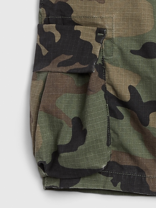 Image number 4 showing, Kids Cargo Pull-On Camo Shorts with Stretch
