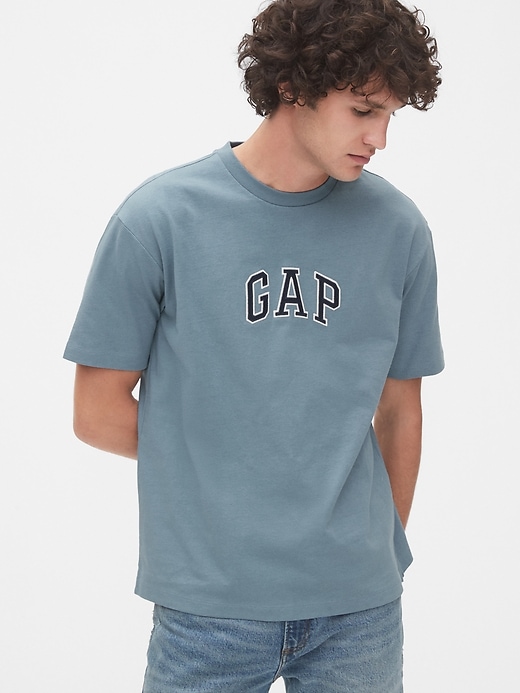 L'image numéro 1 présente T-shirt ras du cou à logo Gap