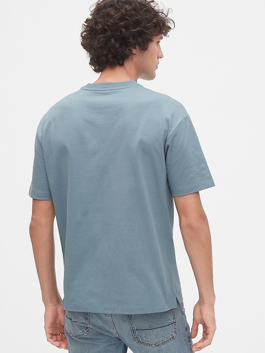 L'image numéro 2 présente T-shirt ras du cou à logo Gap