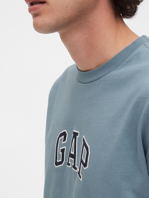L'image numéro 5 présente T-shirt ras du cou à logo Gap