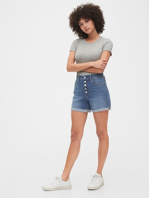 Image number 3 showing, 4" High Rise Curvy Denim Shorts With Raw Hem