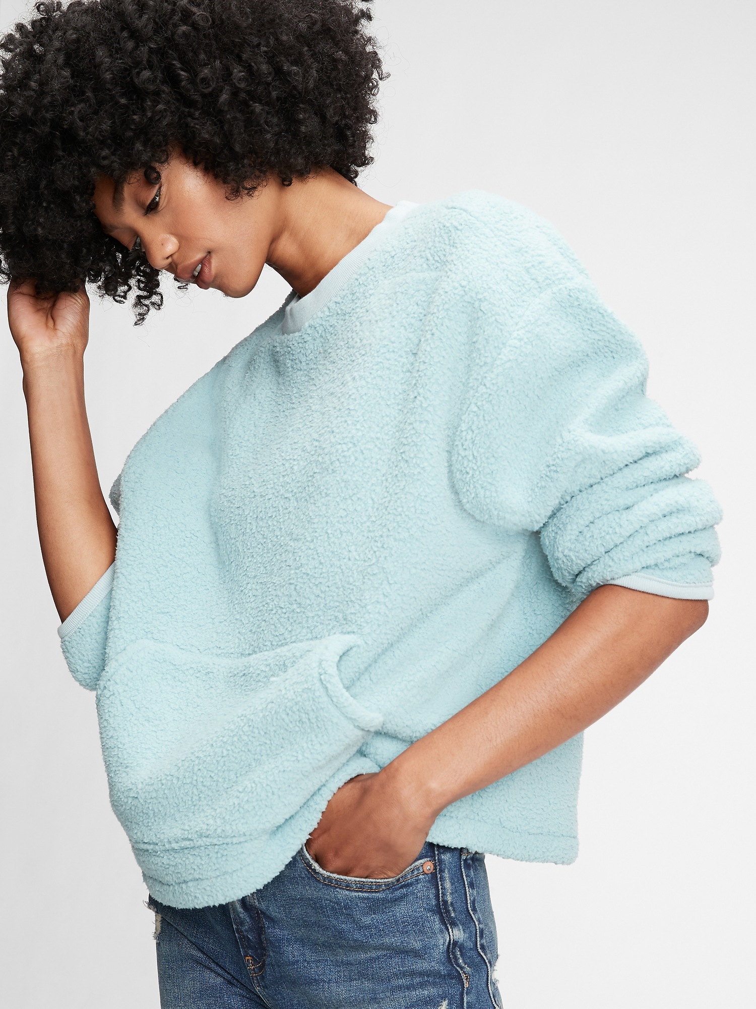 gap crewneck sweatshirt