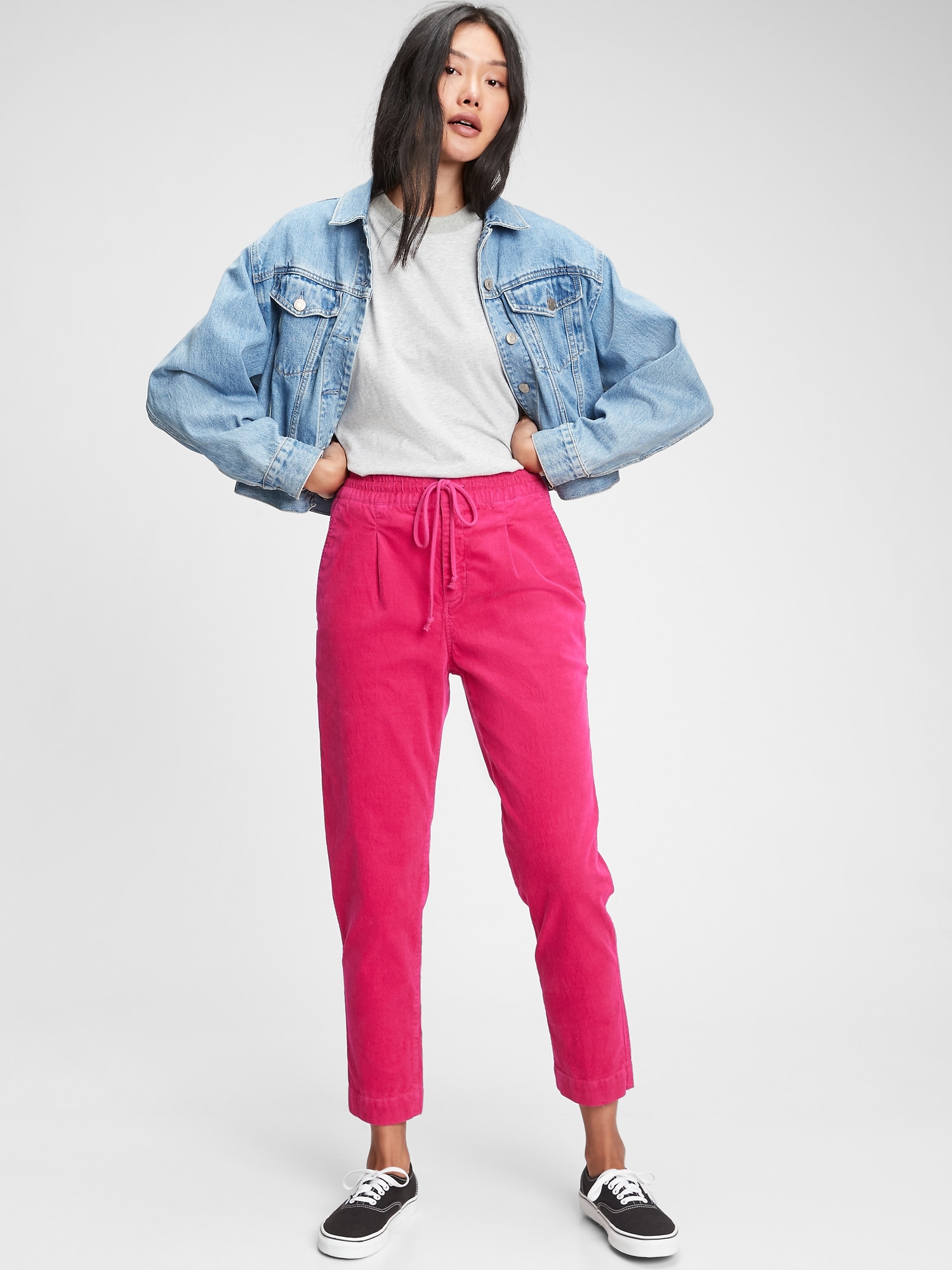 pink jeans, chambray shirt  Hot pink pants, Fashion, Pink pants outfit