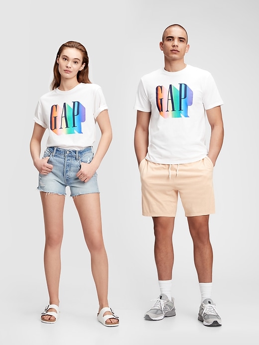 L'image numéro 1 présente T-shirt à manches courtes à imprimé PRIDE Gap X