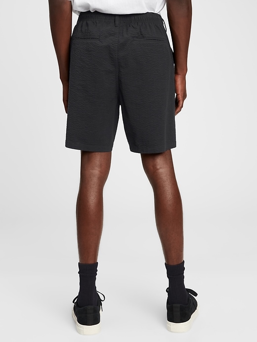 Image number 2 showing, 7" Easy Seersucker Shorts With E-Waist