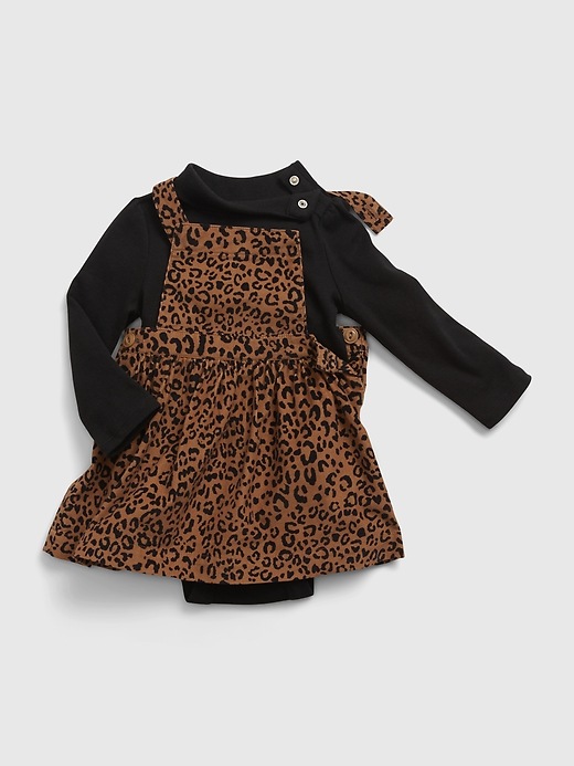 L'image numéro 3 présente Ensemble jupe-salopette à imprimé léopard pour Bébé