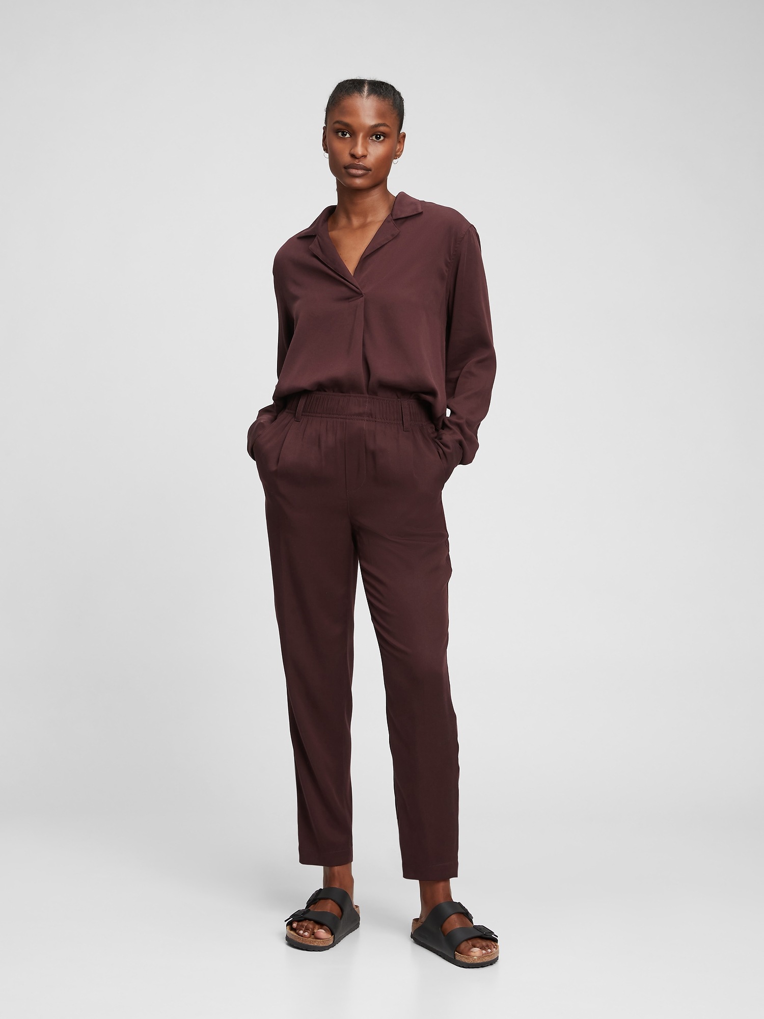 TENCEL™ Lyocell High Rise Cropped PullOn Pants Gap