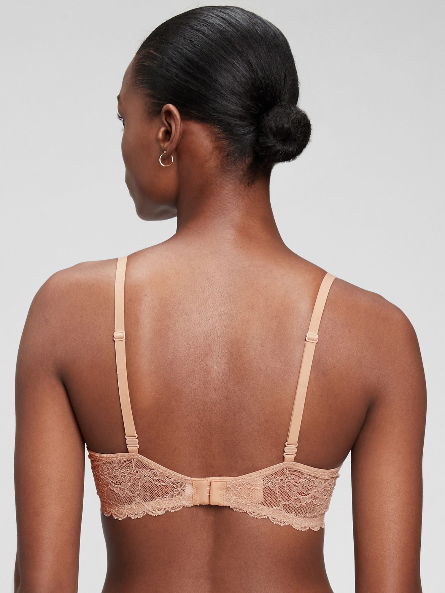 Underwire bra with lace back