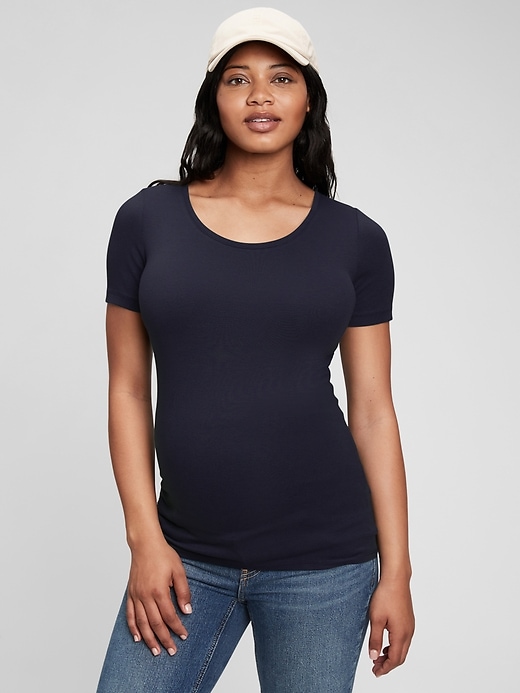 L'image numéro 7 présente T-shirt de maternité moderne ras du cou