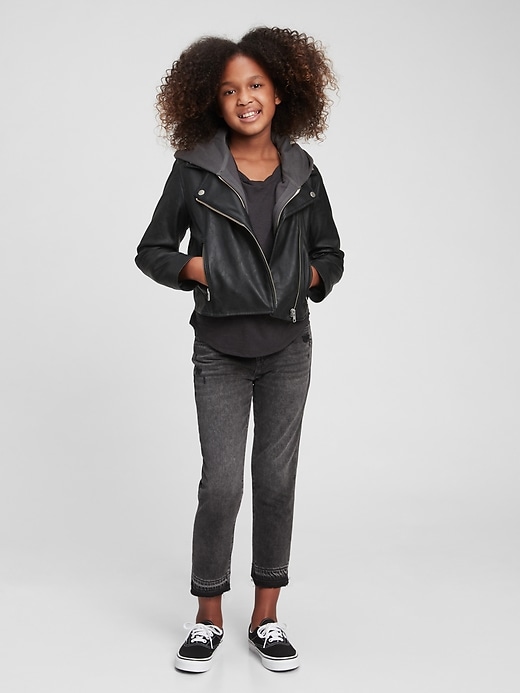 Image number 2 showing, Kids Distressed Girlfriend Jeans with Washwell™