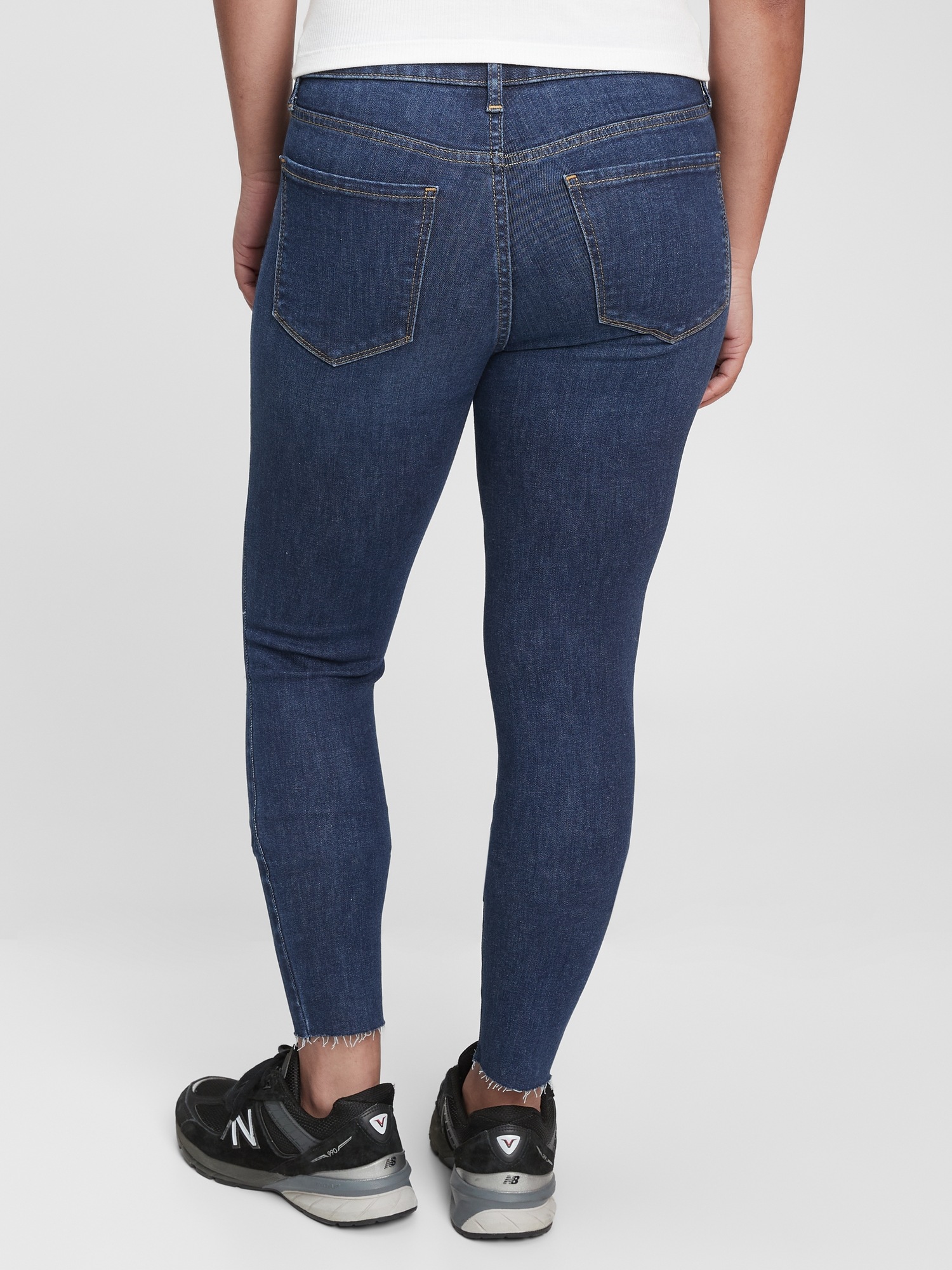 Mid Rise Universal Jegging with 