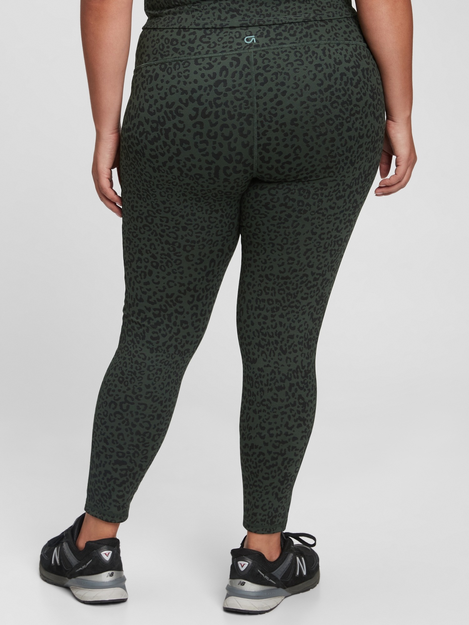 GapFit High Rise Blackout Ribbed Full 