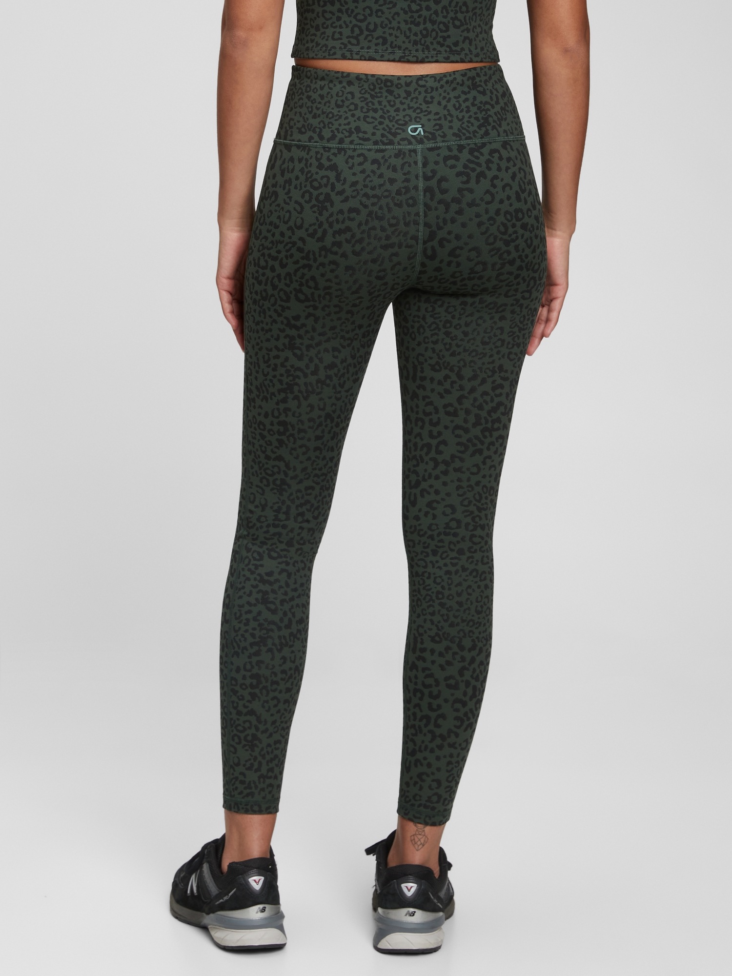 GapFit High Rise Blackout Ribbed Full 