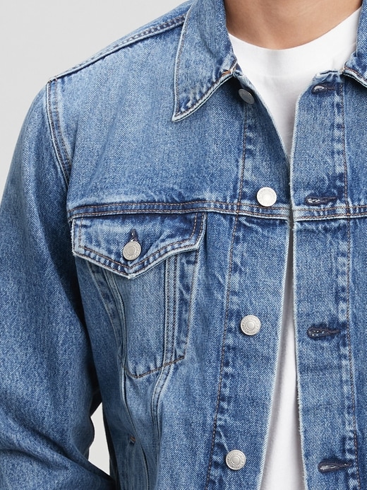 Gap Jeans for Men: All About the Iconic Denim