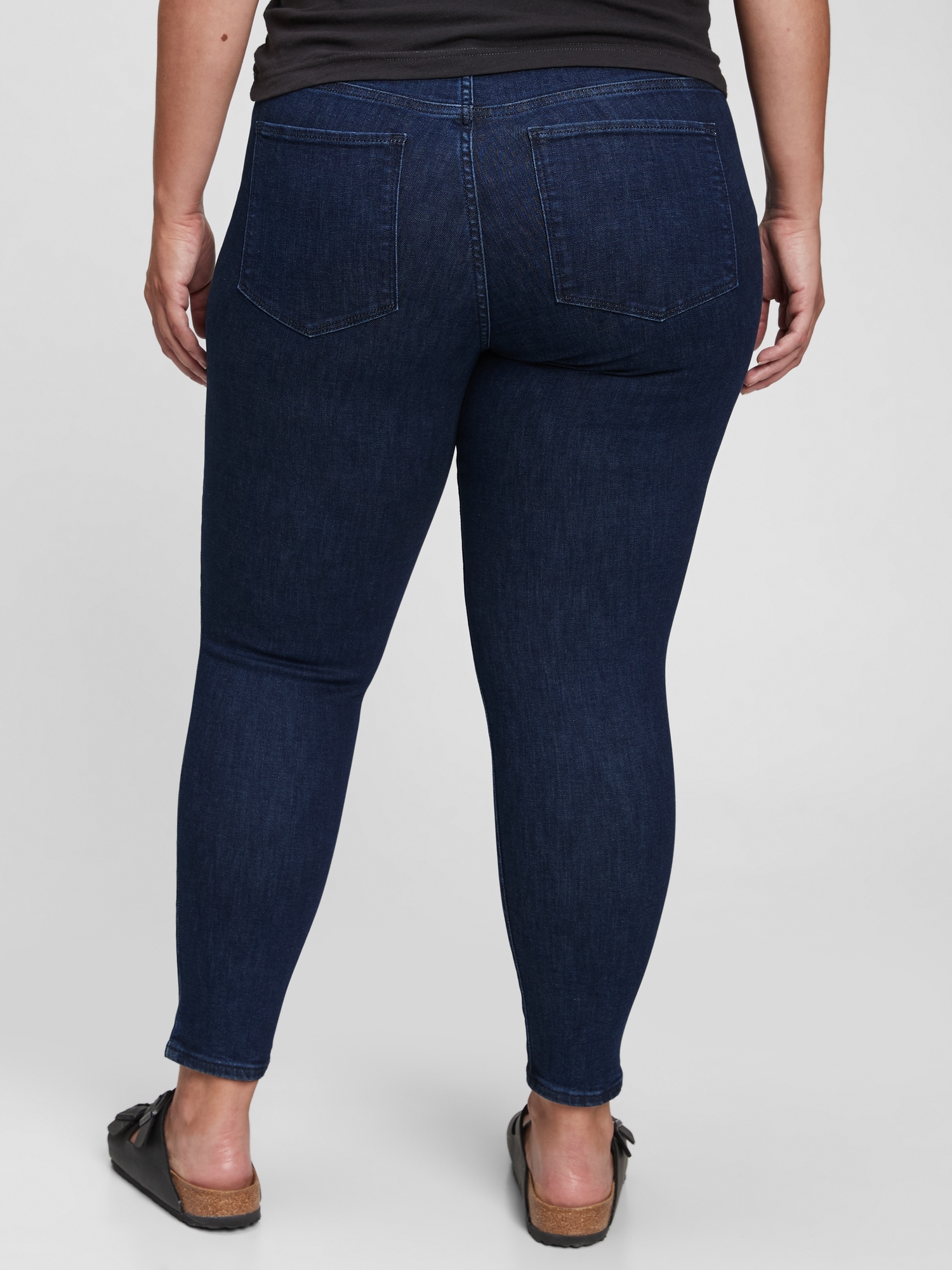 Mid Rise Universal Jegging with 