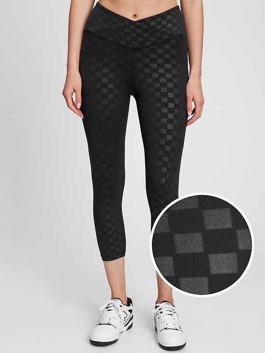 Gap Fit Sky High Rise Crossover Capri Leggings in Eclipse