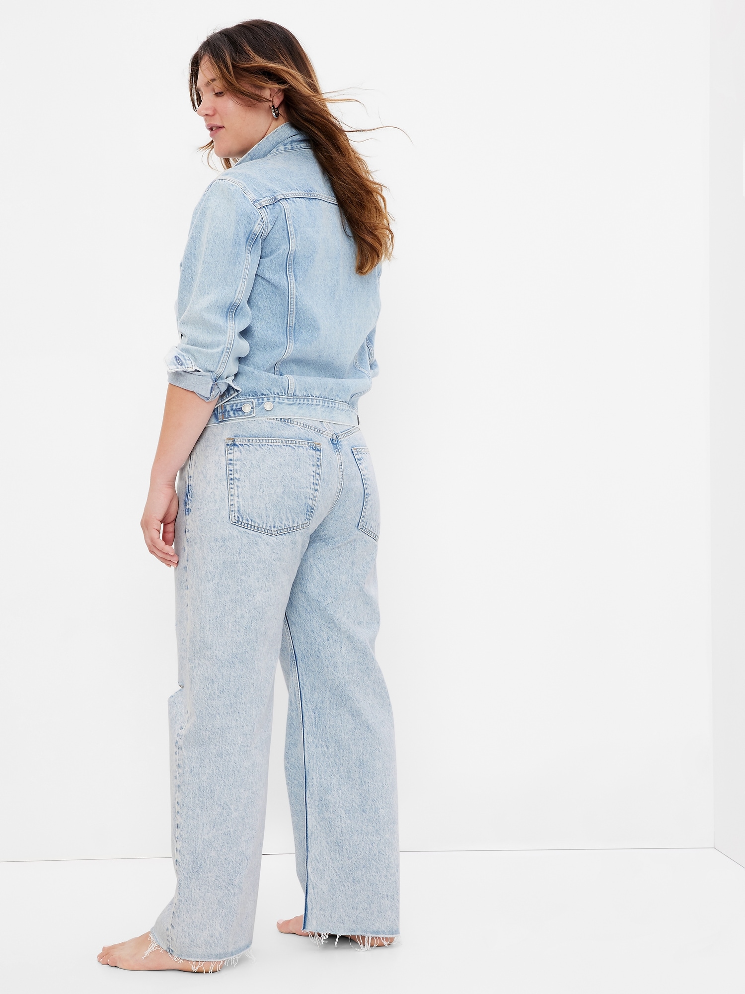 Low Rise Stride Wide-Leg Jeans with Washwell | Gap