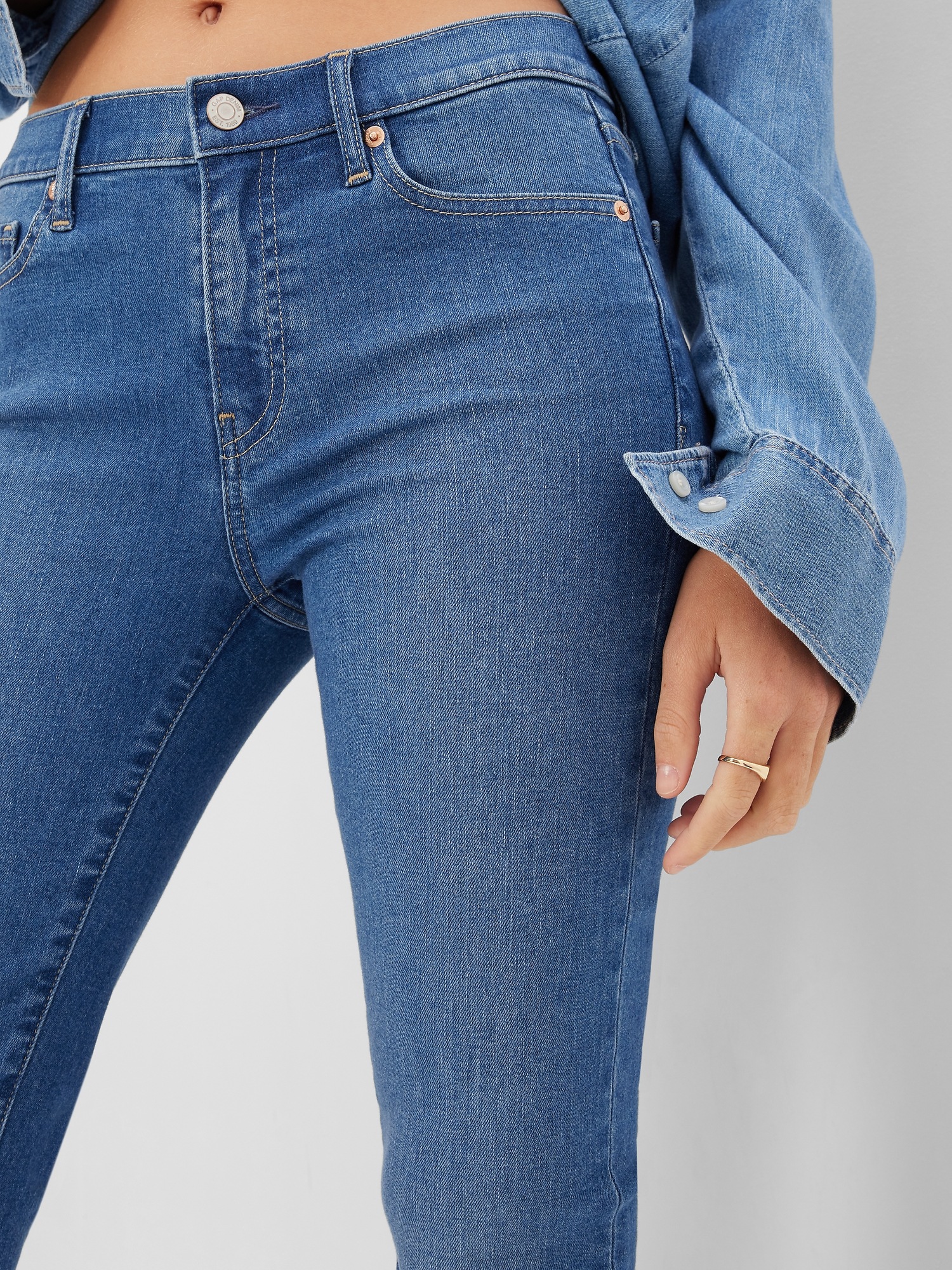 Fashion Bug Solid Blue Jeans Size 4 (Plus) - 57% off
