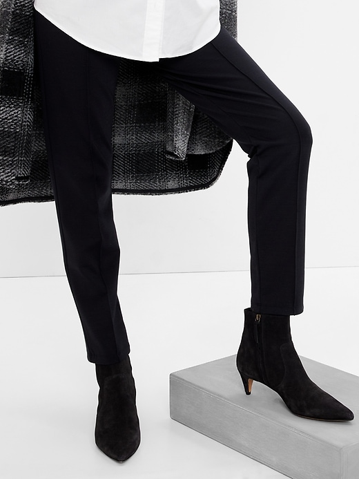 L'image numéro 4 présente Pantalon de maternité à point de Rome et à panneau intégral