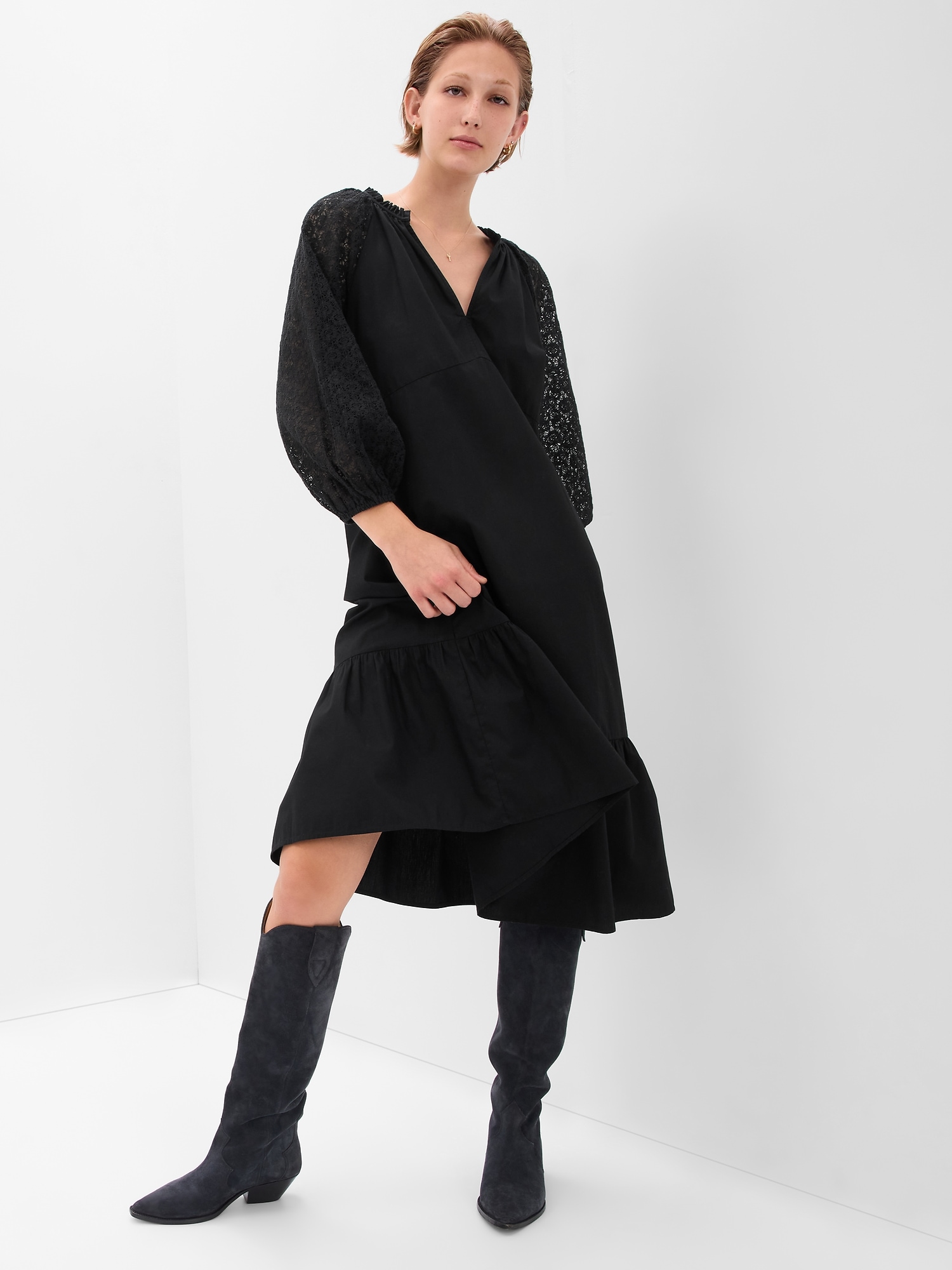 Gap Lace Sleeve Midi Dress black. 1