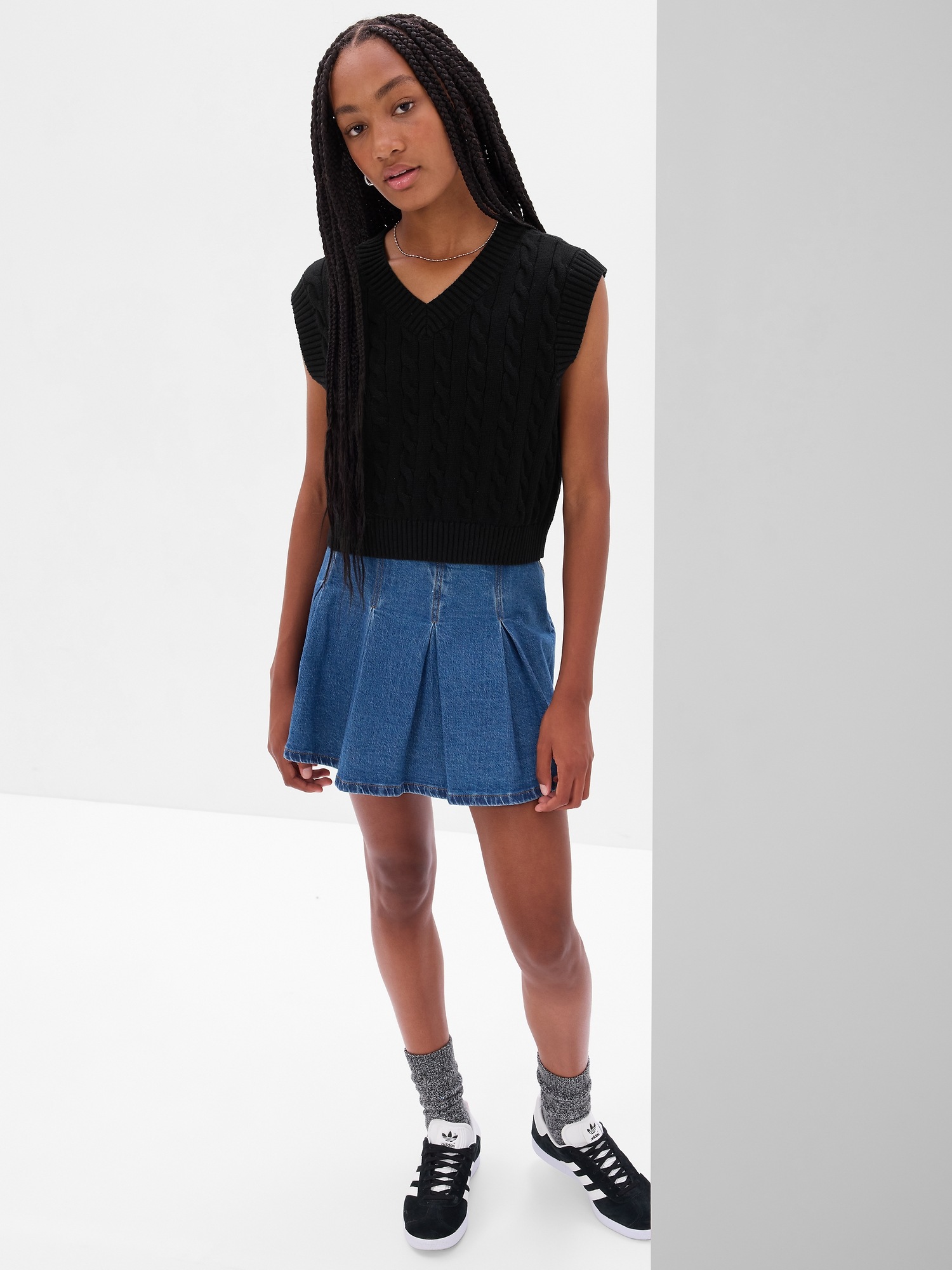 Organic Cotton Cable-Knit Sweater Vest 