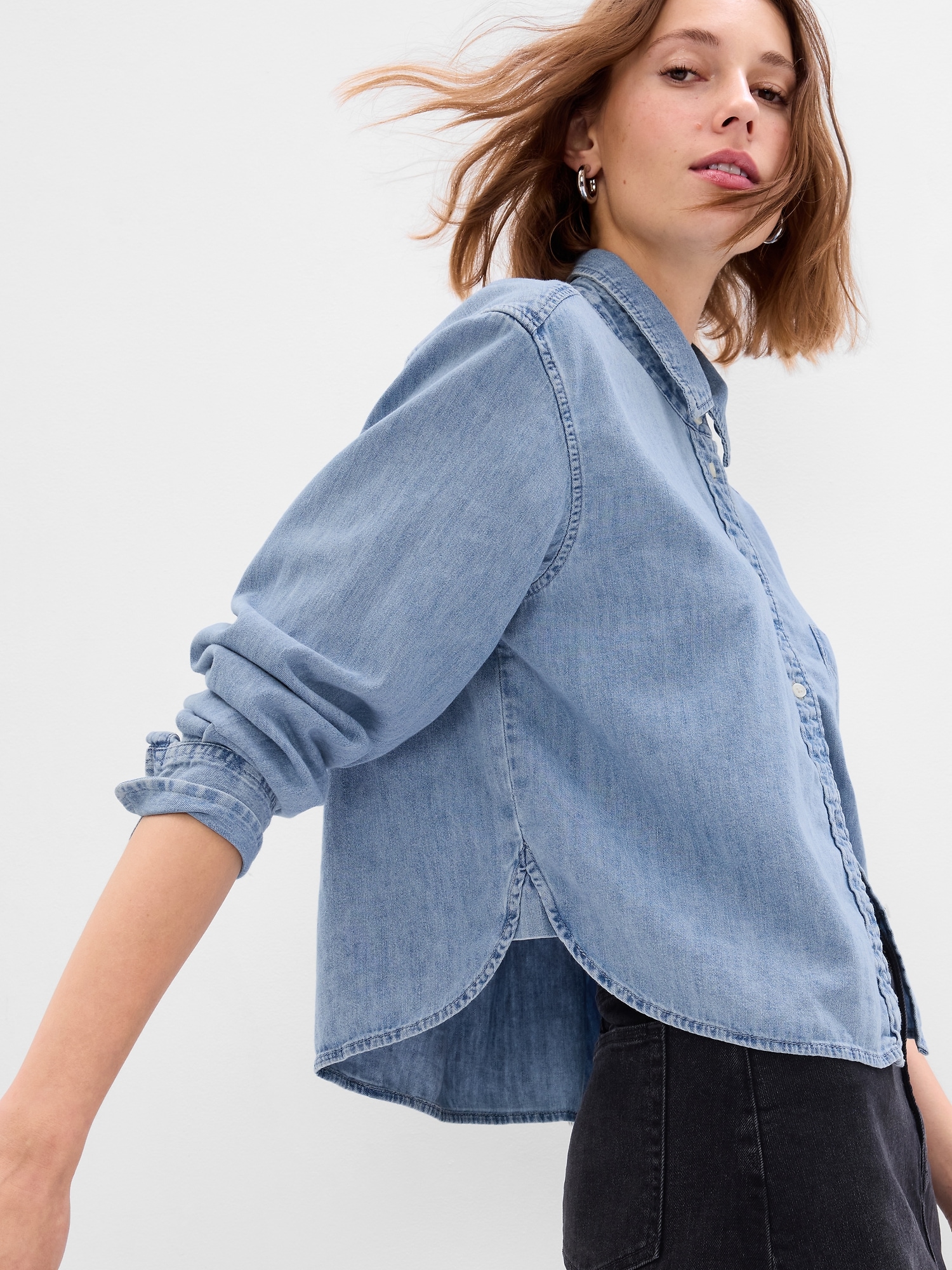 Gap Cropped Denim Shirt blue. 1