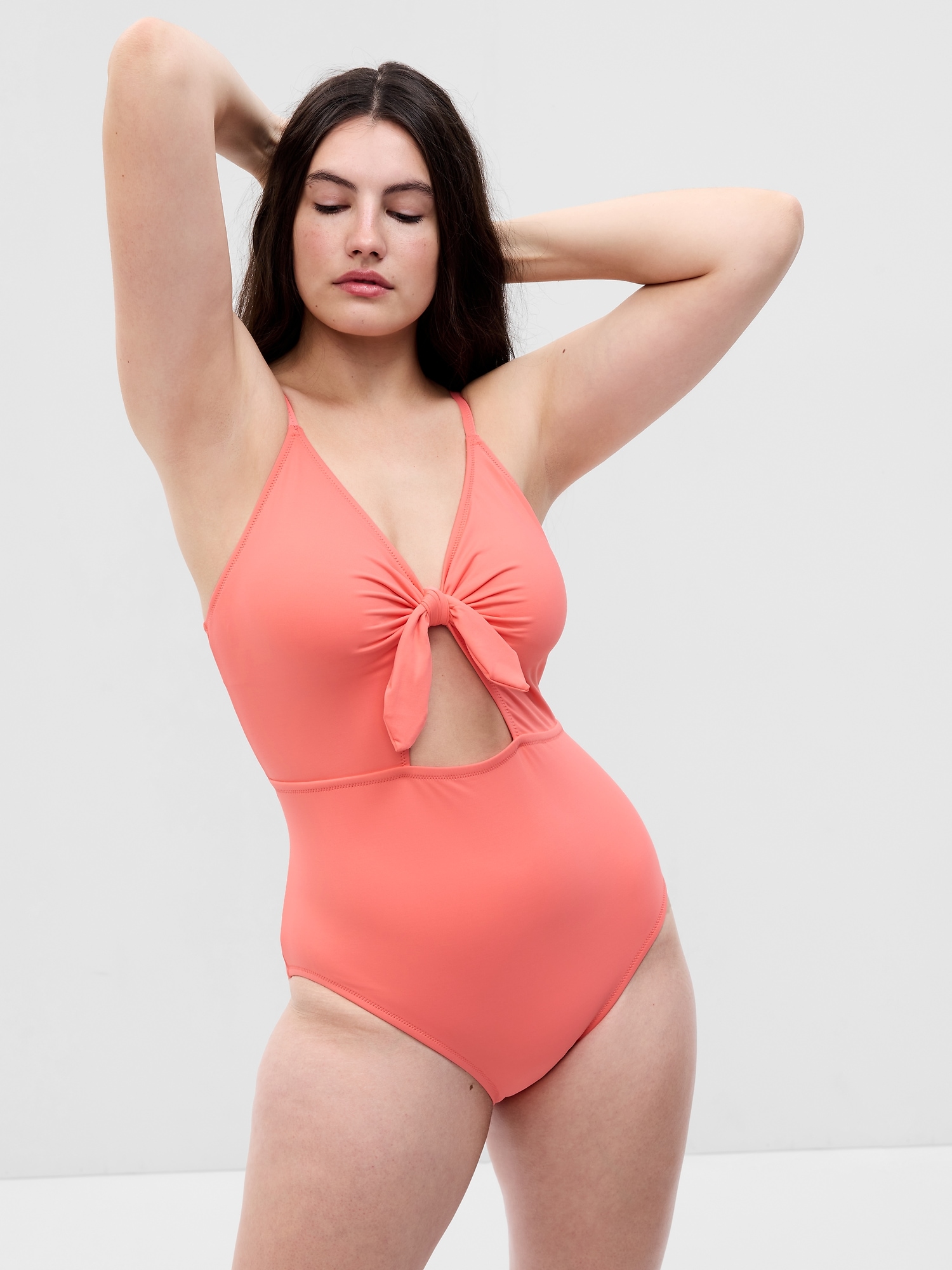 Two-Tone Twisted Cutout One-Piece Swimsuit – GirlyGoGarter