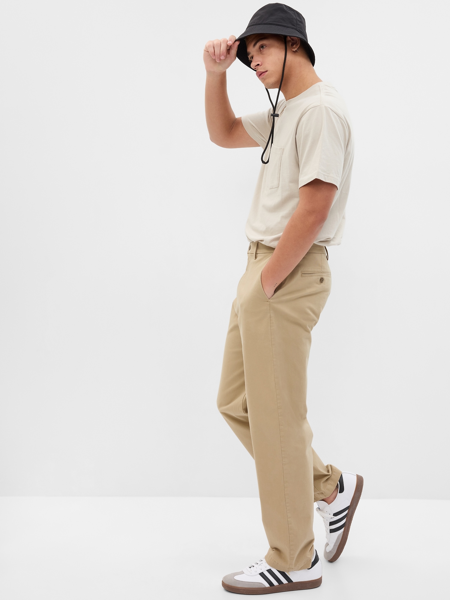 Modern Khakis in Baggy Fit with GapFlex | Gap