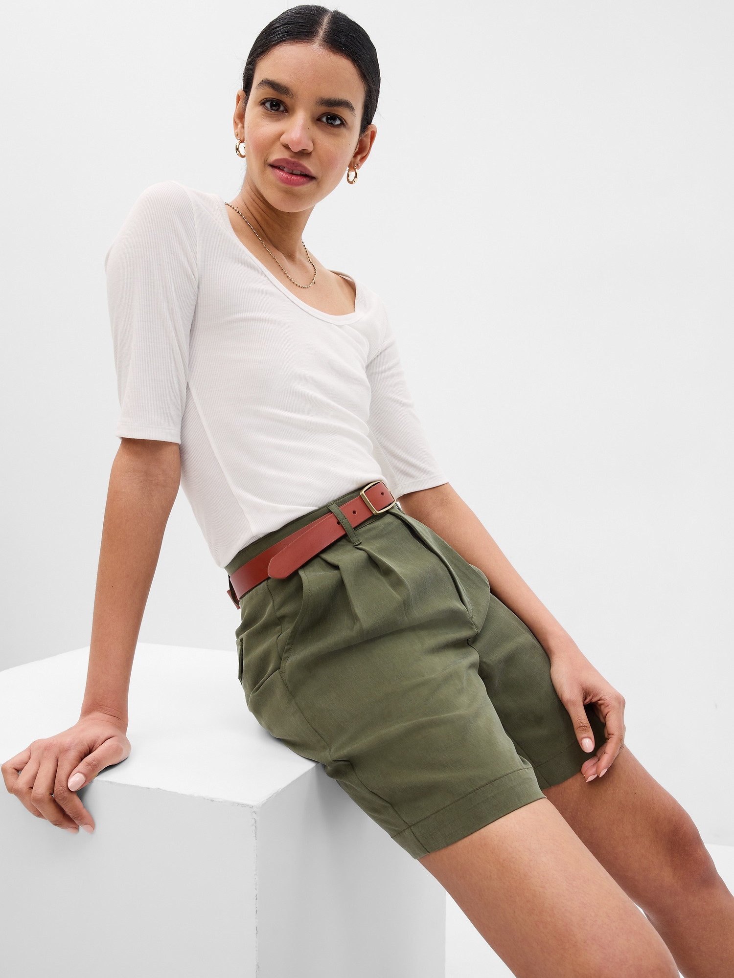 Mini Rib Scoop Neck T-Shirt