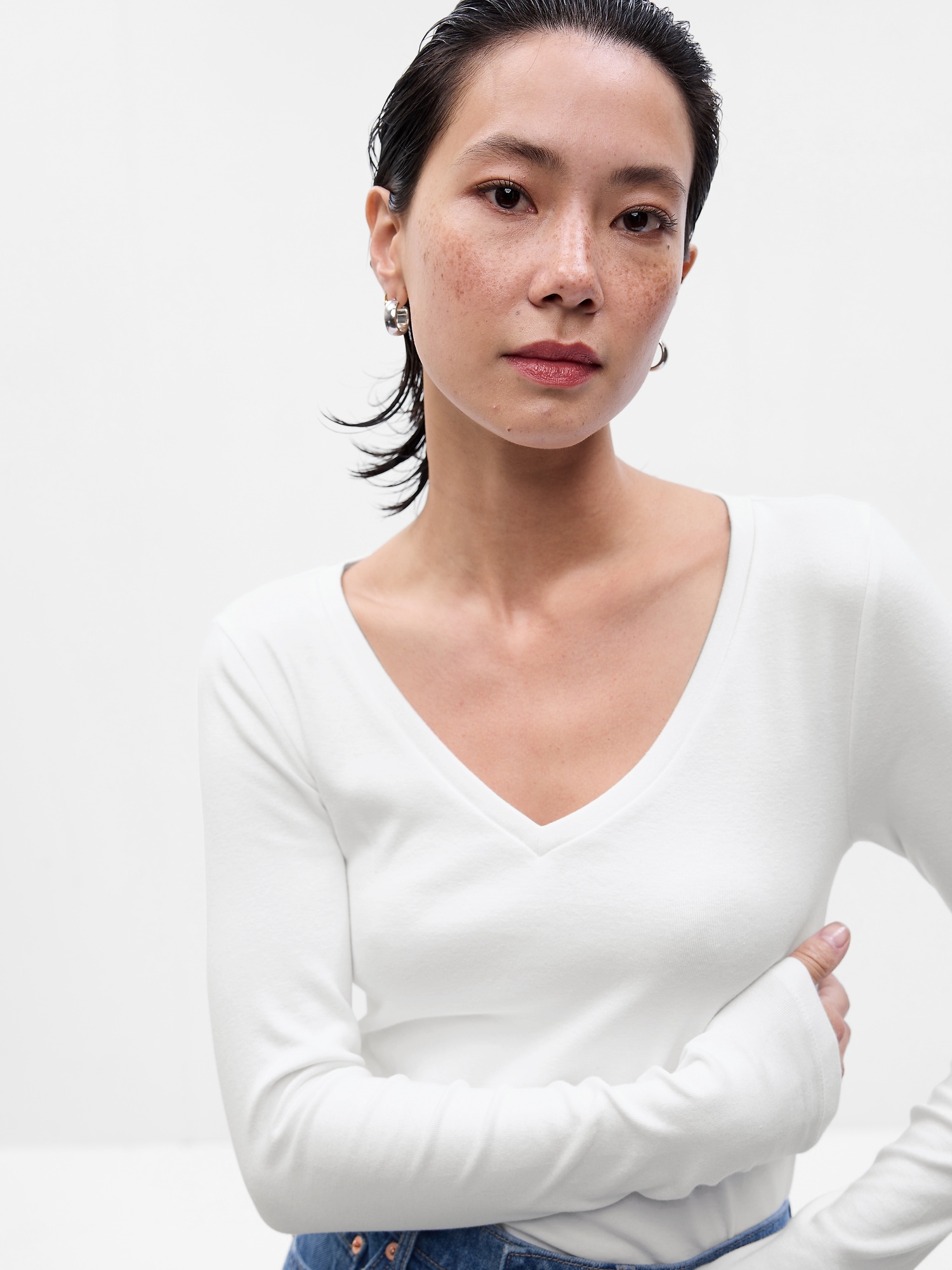 Modern VNeck TShirt Gap