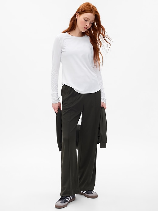 L'image numéro 1 présente T-shirt GapFit respirant