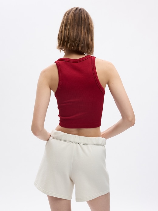 L'image numéro 2 présente Camisole courte bain de soleil en tricot côtelé sans coutures GapFit