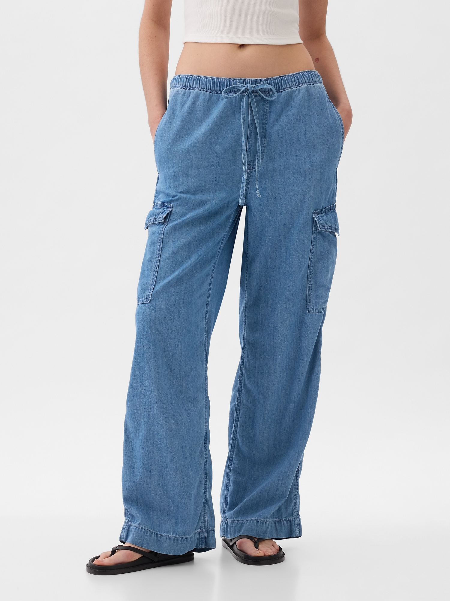 High Rise Cargo Easy Jeans