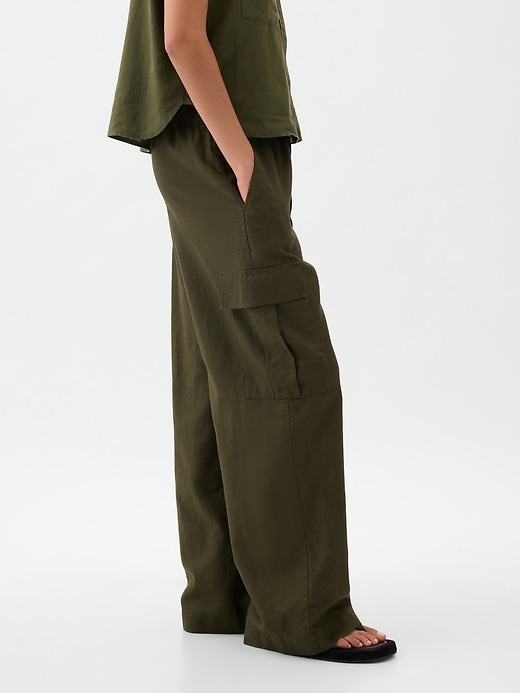 Westbound Petite Size Pull-On Straight Leg Cargo Pocket Mid Rise