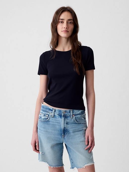 L'image numéro 5 présente T-shirt court côtelé moderne
