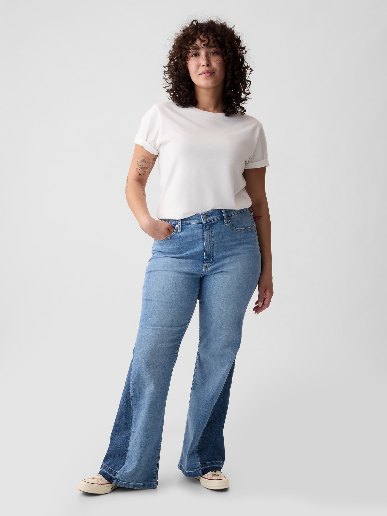 Small 70s High Waisted Light Wash Flared Jeans 26 – Flying Apple